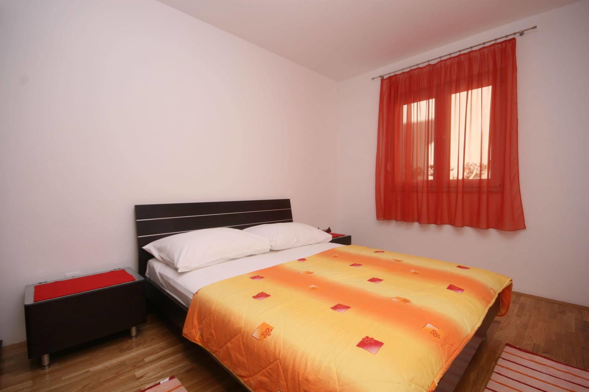 Apartments Beverly โอมิช ภายนอก รูปภาพ