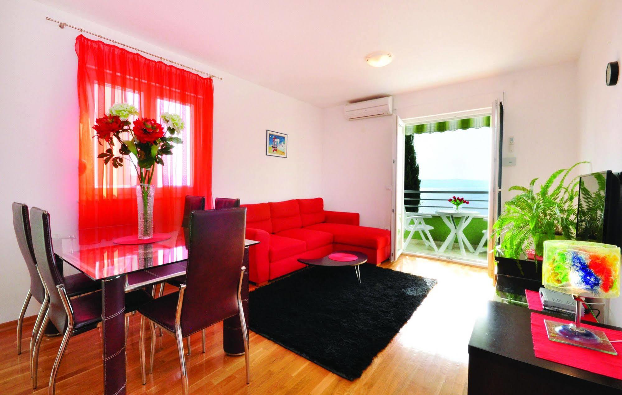 Apartments Beverly โอมิช ภายนอก รูปภาพ