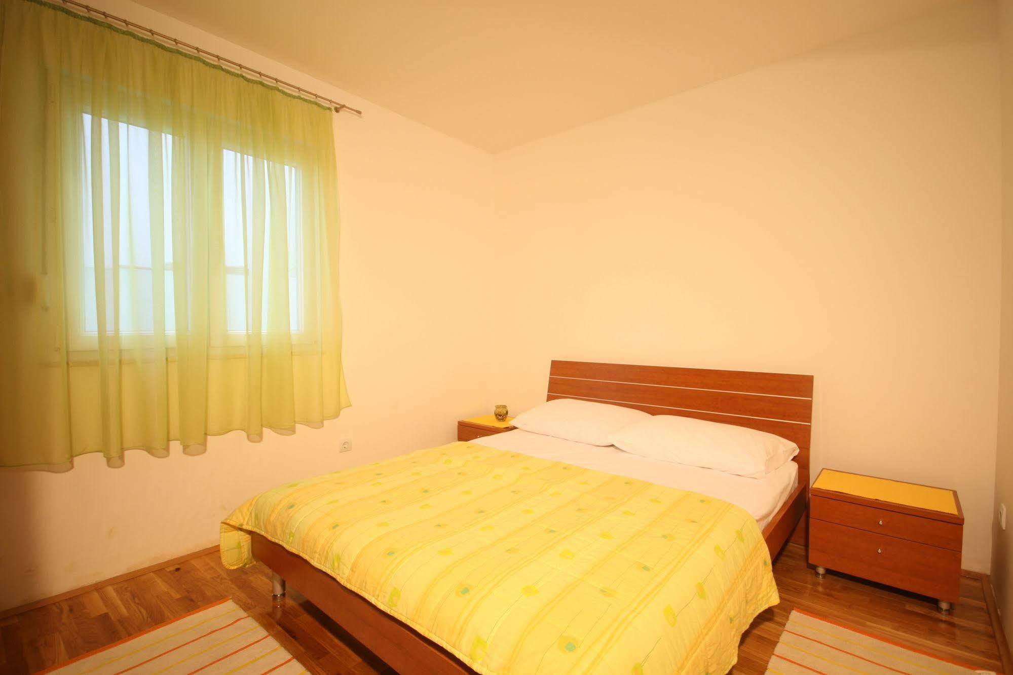 Apartments Beverly โอมิช ภายนอก รูปภาพ